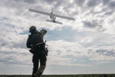 Острая боль в горле, слезотечение и сухой кашель — что такое фарингит и как его лечить