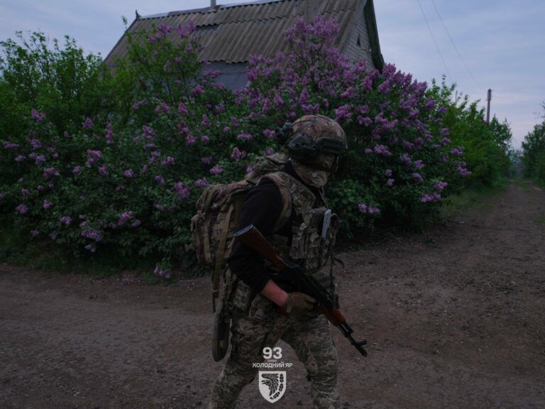 Фото 7 до: Тарас: “Якщо ми покинемо наших хлопців, то перестанемо бути людьми”