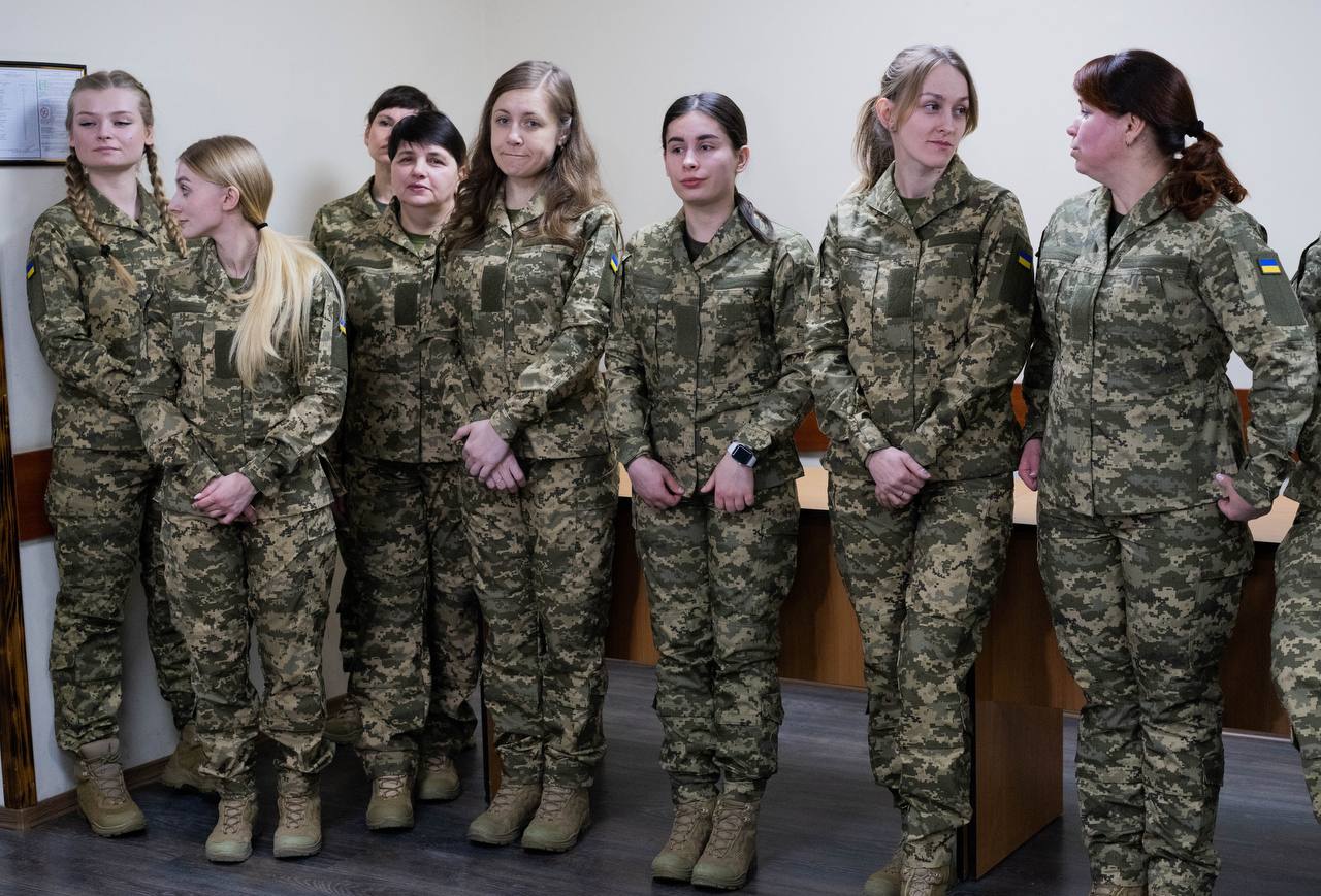 жінки військові
