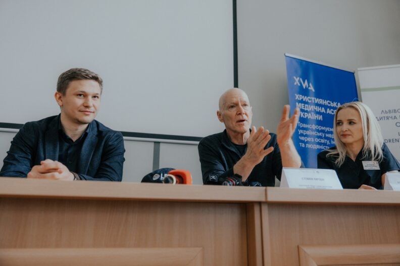 Стажировка медиков за рубежом: как американская организация учит наших специалистов