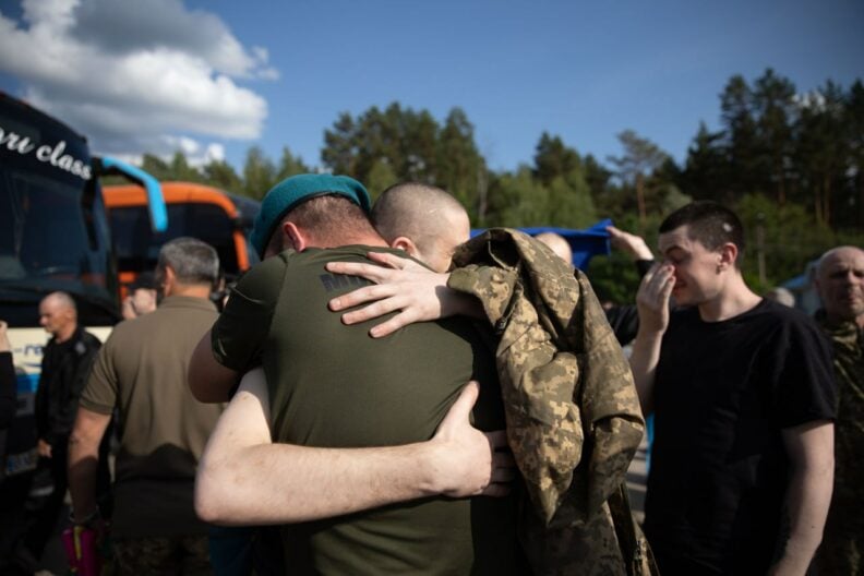 Обмін полоненими 10 червня: додому повертається молодь і важкопоранені захисники