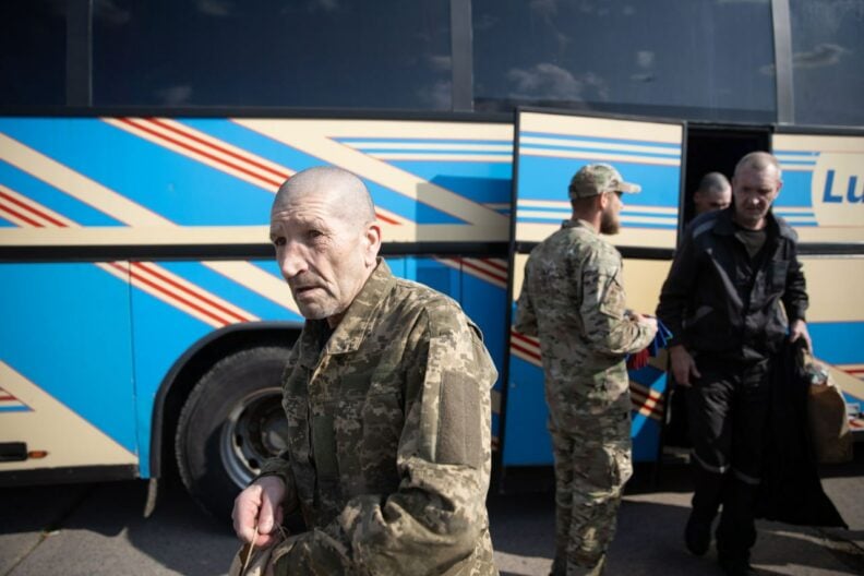 Обмін полоненими 10 червня: додому повертається молодь і важкопоранені захисники