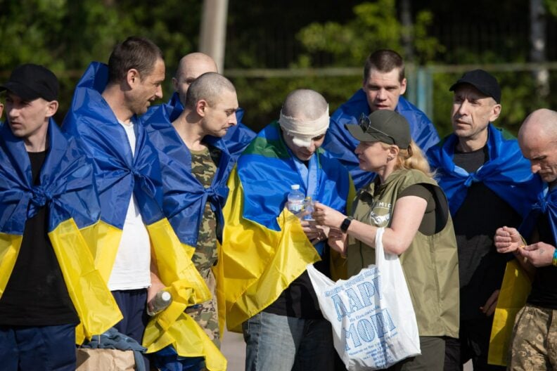 Обмін полоненими 10 червня: додому повертається молодь і важкопоранені захисники