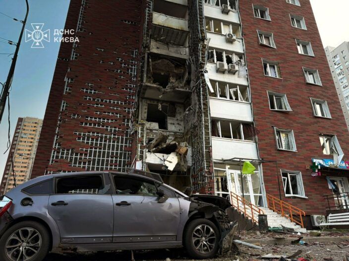 Вибухи не вщухали всю ніч… Київ під атакою дронів — наслідки обстрілу (ОНОВЛЕНО)