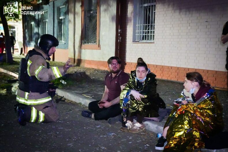 Удар по пологовому будинку в Одесі: росіяни атакували місто безпілотниками