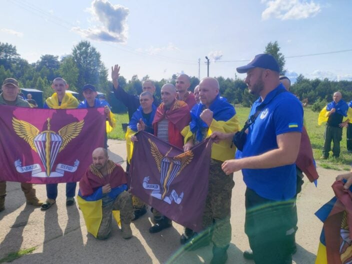 Обмін полоненими 10 червня: додому повертається молодь і важкопоранені захисники