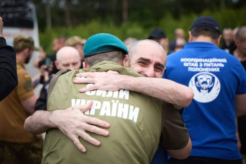 Обмін: Україна повернула з полону важкохворих і тих, кого вважали зниклими безвісти