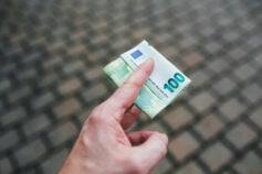 Курс євро встановив найбільший рекорд за всю історію