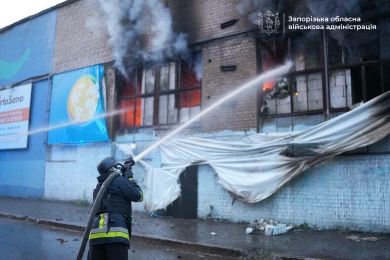 Ночная атака дронами по Запорожью: ранены двое полицейских
