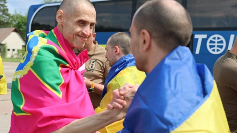Четвертий обмін за тиждень: вдома ті, хто вижив у російському полоні з 2022-го