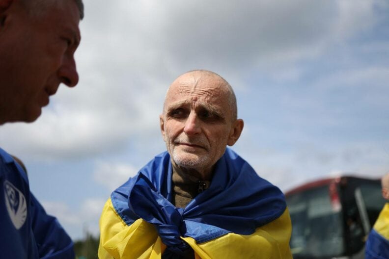 Четвертий обмін за тиждень: вдома ті, хто вижив у російському полоні з 2022-го