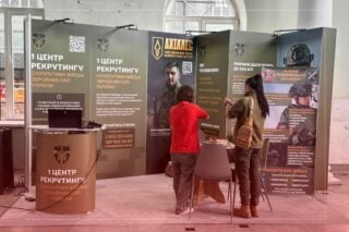 Я залишаюся з ними в Авдіївці: історія американки, яка вирішила стати парамедикинею ЗСУ