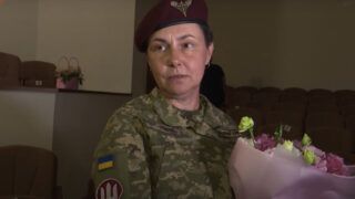 Звичайні буси стають медичними спецавтівками. Як волонтери в Одесі допомагають евакуювати поранених