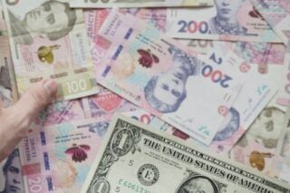 средняя зарплата в украине 2025