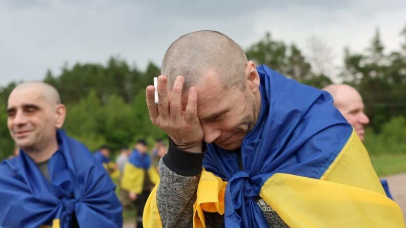 Оборонці Маріуполя вдома: Україна та РФ провели новий обмін полоненими