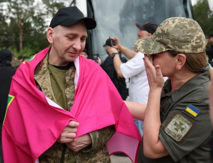 Оборонці Маріуполя вдома: Україна та РФ провели новий обмін полоненими