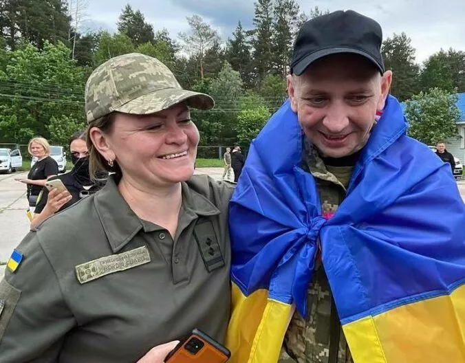 Оборонці Маріуполя вдома: Україна та РФ провели новий обмін полоненими