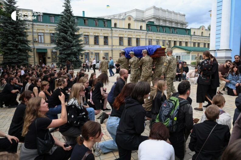 “Україна житиме завдяки отаким хлопцям”… Пам’яті актора та військового Юрія Феліпенка