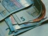 Скоро по 50? Курс євро зростає до рекордного рівня