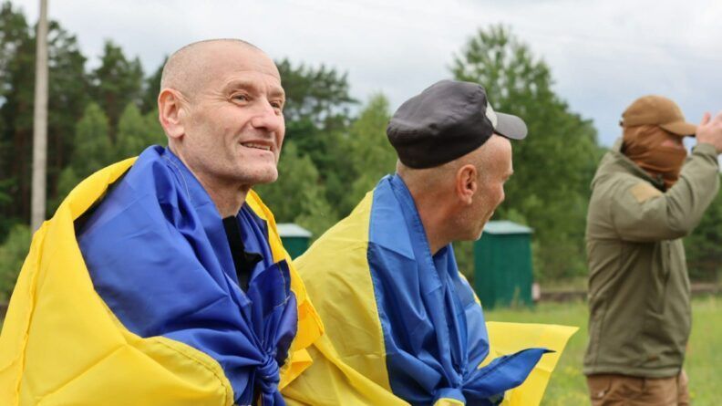 Роками були в неволі: Україна і РФ провели обмін полоненими 20 червня