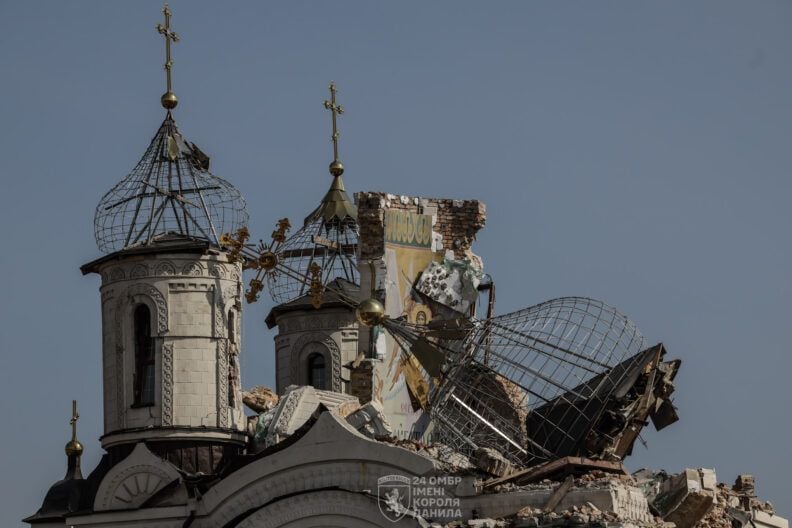 Знелюднена і понівечена: як тримається Костянтинівка під нищівними ударами росіян — репортаж