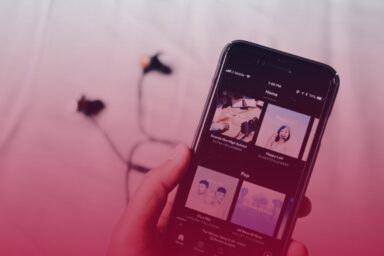 Фото до: Музиканти закликають заборонити російську музику на Apple Music та Spotify