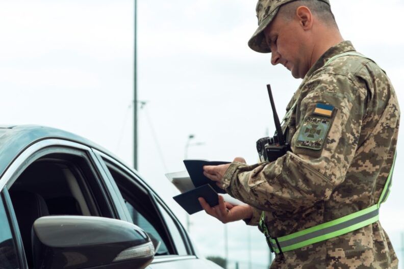 Їм дозволив імператор: чоловіки перетинали кордон за листами з підписом Олександра ІІІ