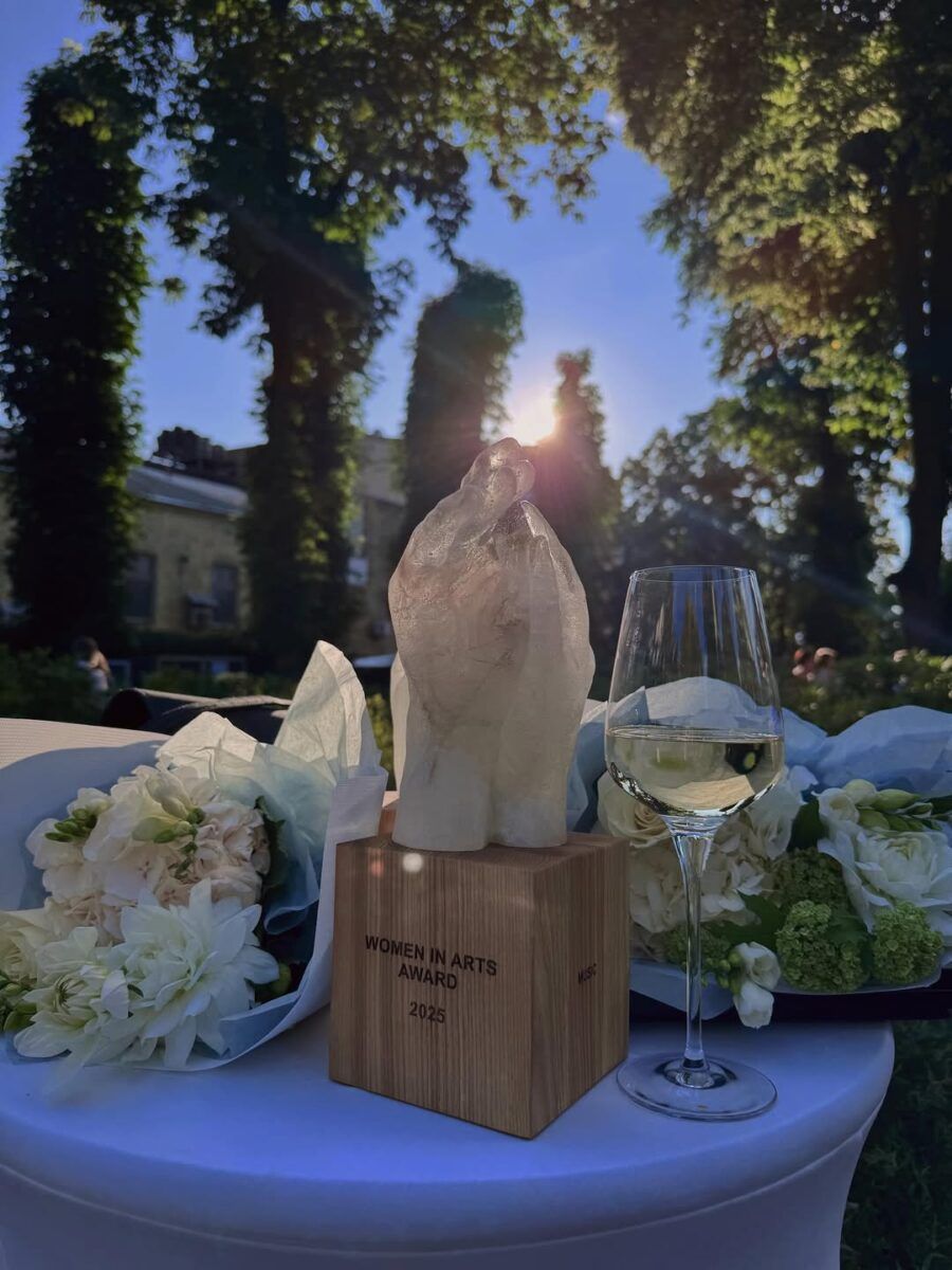 Нагородження українських мисткинь