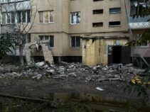 “Нас, пожалуйста, нас”: россияне атаковали дом в Одессе, горели верхние этажи