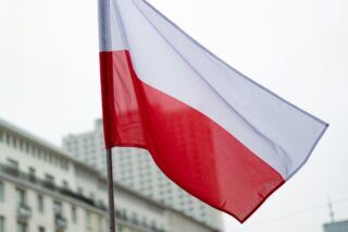 Право на житло, соцдопомогу та перебування в країні — нові зміни для українських біженців у Польщі