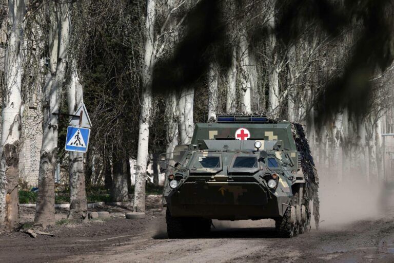 Фото 2 к: Австралийские бронетранспортёры и БТР-4 в деле