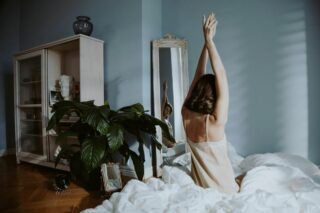 Чому не можна, щоб дзеркало стояло навпроти ліжка