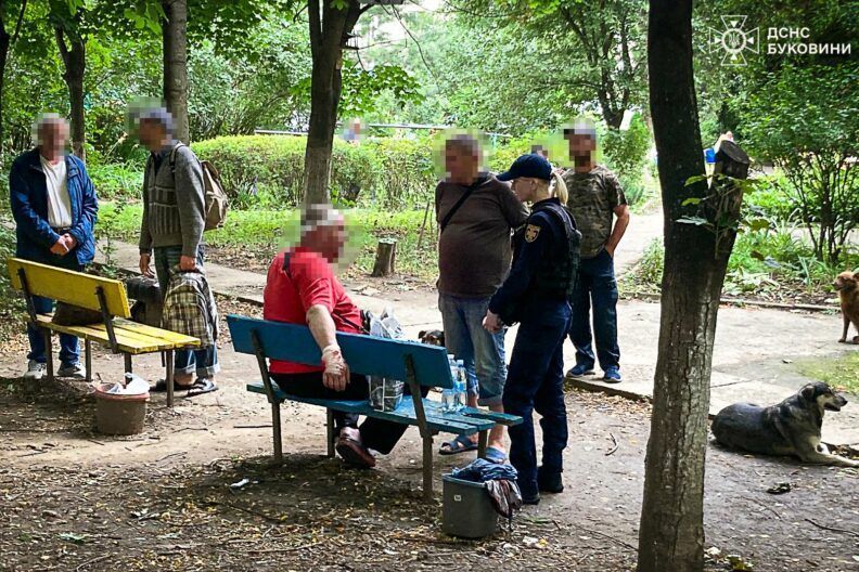Уперше по Чернівцях: росіяни вдарили по місту, є загиблі і поранені