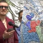 Украинская мозаика в центре Лондона: Усик представил редкое произведение искусства