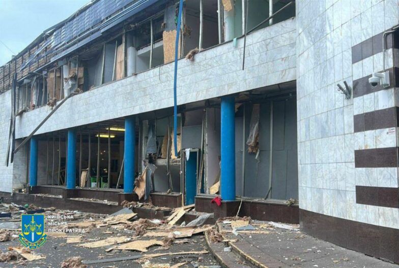 Пылает Львовский квартал в Киеве: удар по столице сегодня — фото