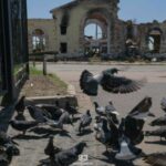 Руины вокзала и мед на рынке: как жить в Константиновке под плотным огнем