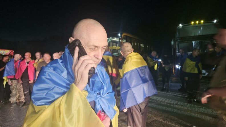 Последний со Змеиного дома: из российского плена вернули еще одну группу защитников