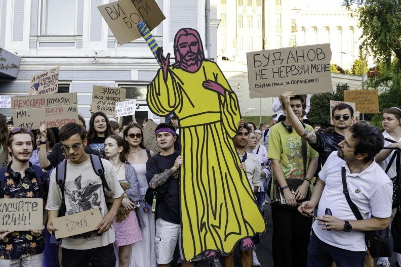 Ми — не статисти: як молодь стала рушійною силою проти узурпації