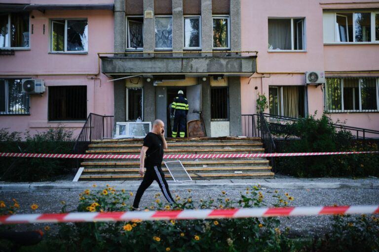 Фото 3 до: Небезпечні кульки у Черкасах: що розкидала РФ після удару