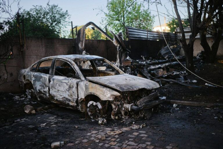 Фото 2 до: Небезпечні кульки у Черкасах: що розкидала РФ після удару