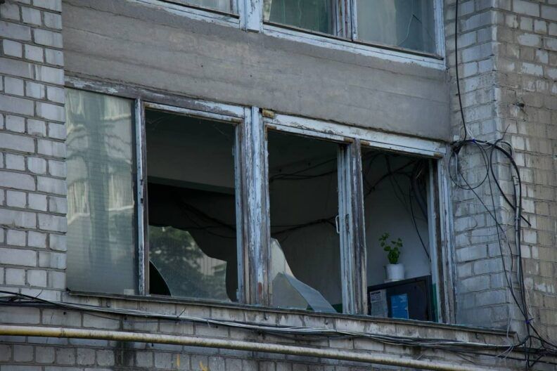 Баллистика, дроны, крылатые ракеты: РФ атаковала Днепр, есть погибшие