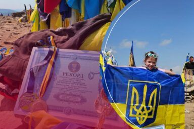 У Харькове женщина прыгнула в озеро и спасла лебедя