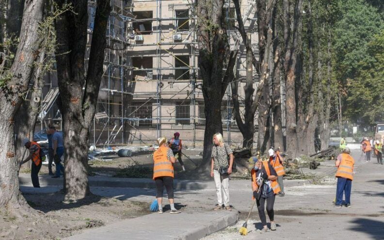 Вбито вагітну жінку… У Кам’янському РФ вдарила балістикою по пологовому (ОНОВЛЕНО)