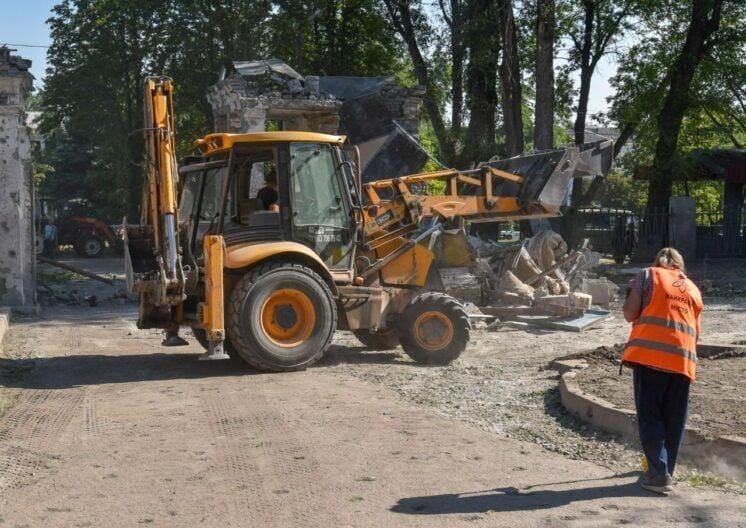 Вбито вагітну жінку… У Кам’янському РФ вдарила балістикою по пологовому (ОНОВЛЕНО)