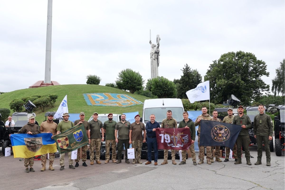 Благодійність Українські вертольоти