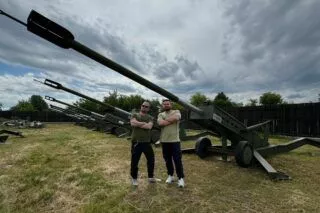 M777