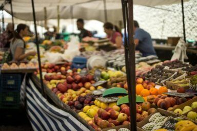 Фото до: Ціни на продукти в Україні вищі за європейські