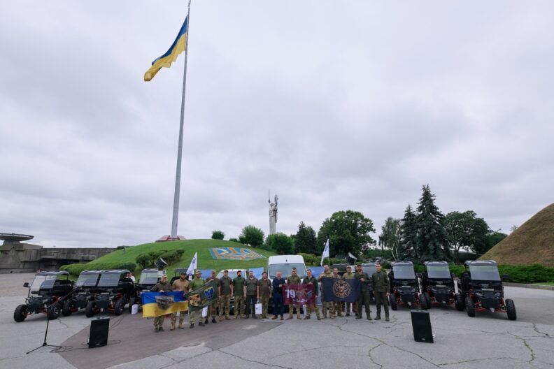 Допомога військовим від Українські вертольоти