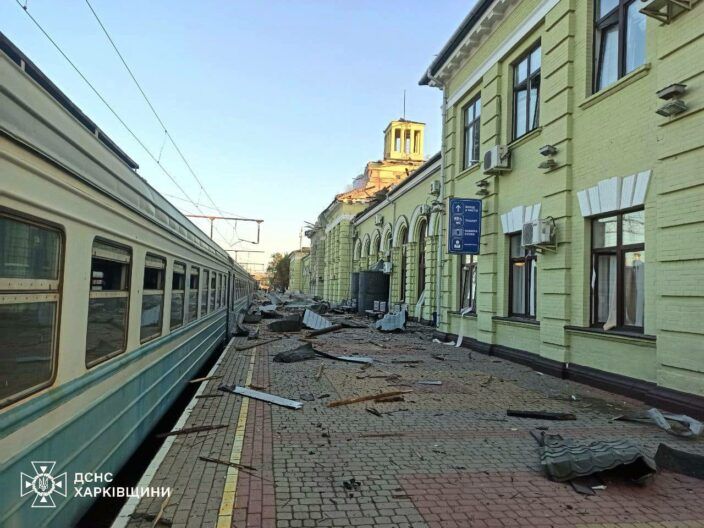 Наймасованіша атака Лозової: серйозно уражений вокзал, поранені діти