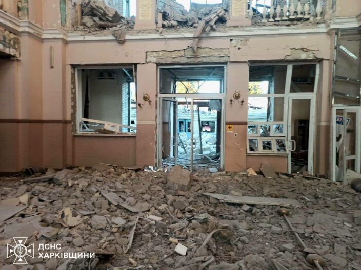 Наймасованіша атака Лозової: серйозно уражений вокзал, поранені діти